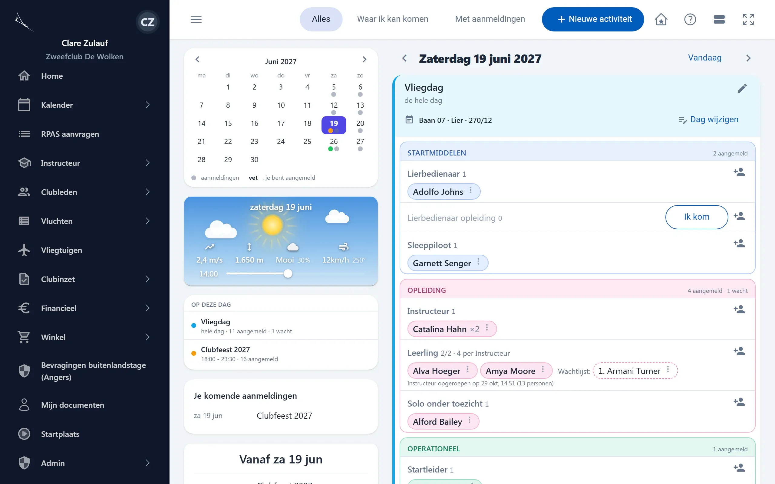De kalender van een club in Tabbr: de maand met het weer van die dag, wat er op een zaterdag te doen is, en op de vliegdag per taak wie er komt, met de knop Ik kom en een wachtlijst